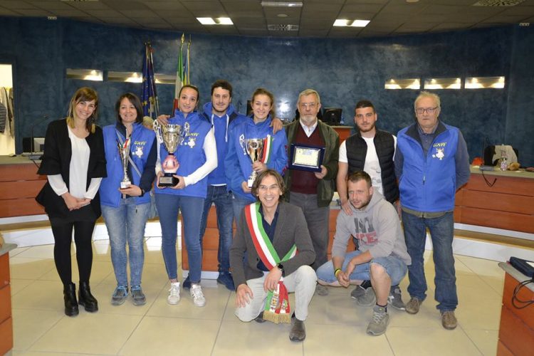 NICHELINO – I premi per i vincitori del concorso fotografico del carnevale