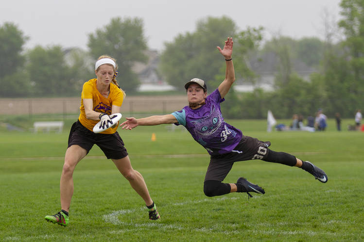 MONCALIERI – Al PalaEinaudi una domenica con l’Ultimate Frisbee