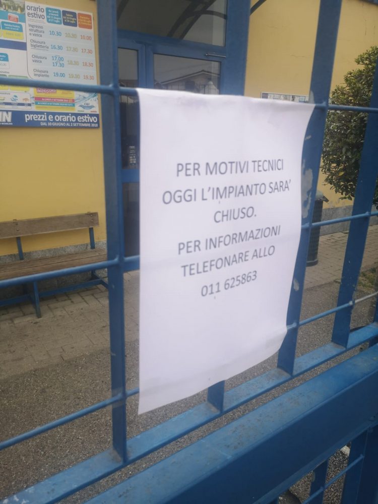 NICHELINO – Paura in piscina per un eccesso di cloro: due nuotatori in ospedale