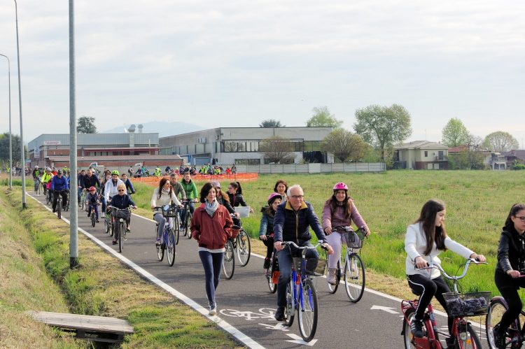 VINOVO – Inaugurata la pista ciclabile che si collega a Candiolo