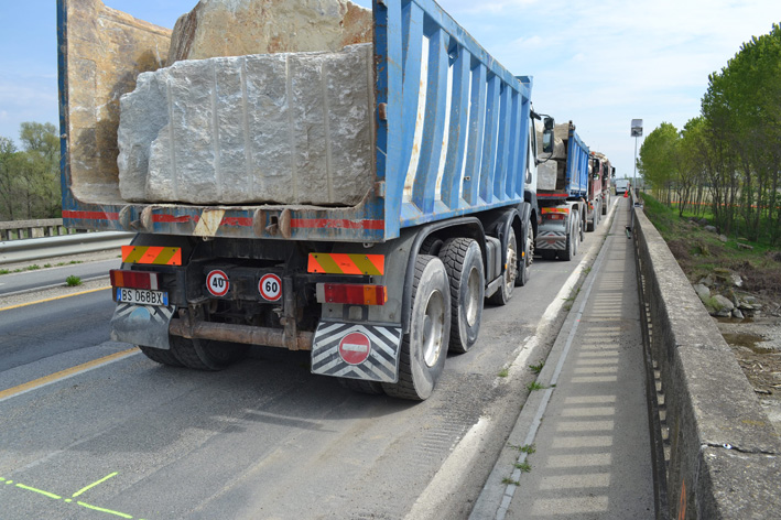 VILLAFRANCA Riapre il ponte sul Pellice, ma restano alcune limitazioni al traffico