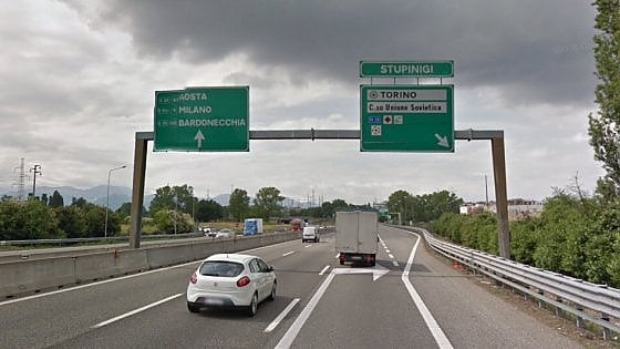 NICHELINO – Tre afgani scoperti nel cassone di un tir all’autogrill