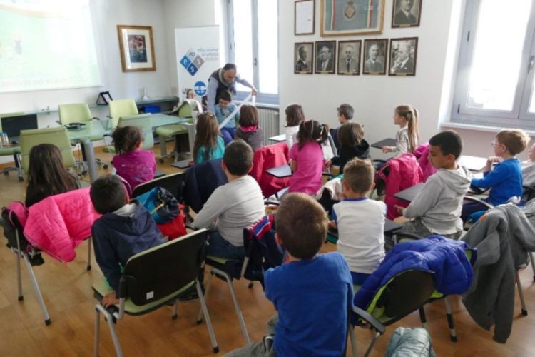 MONCALIERI – I bimbi della scuola dell’infanzia Il Castello a lezione dai professori dell’Università di Torino