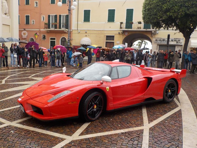 La Ferrari Enzo trionfa al raduno delle supercar organizzato dalla Sport Rally Team Carmagnola