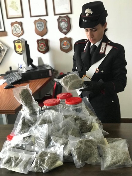 I carabinieri chiudono il market della droga