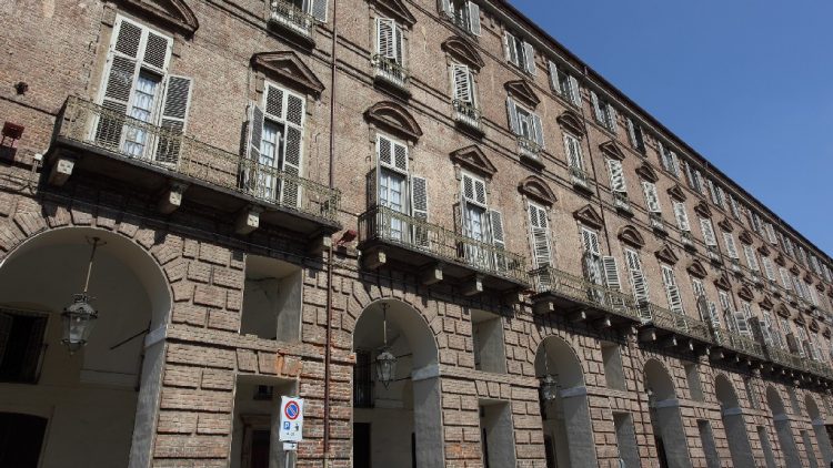 SCUOLA – Picchetto di protesta in Prefettura di Cgil, Cisl e UIl