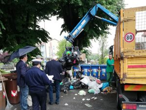 Scoperta nuova discarica abusiva a Trofarello. Questa volta in piena città Scoperta nuova discarica abusiva a Trofarello. Questa volta in piena città