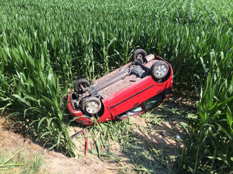 CARMAGNOLA – Auto fuori strada sulla direttrice per Casalgrasso