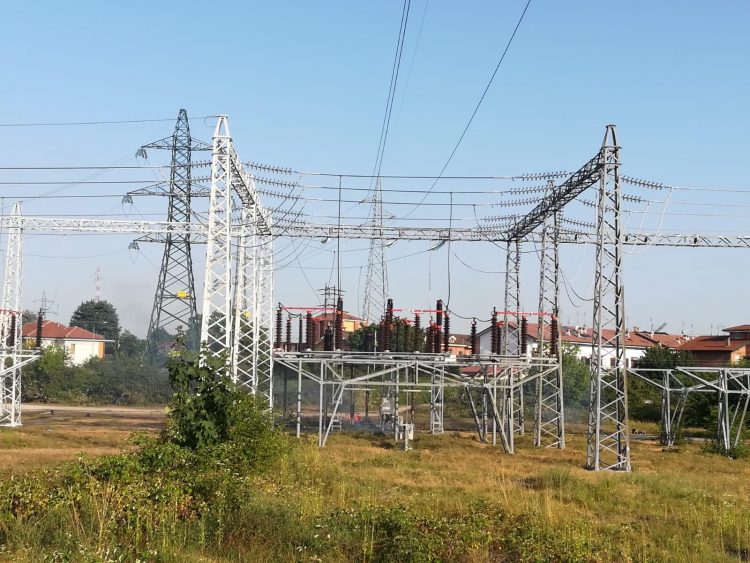 NICHELINO – Incendio alla centrale elettrica della stazione