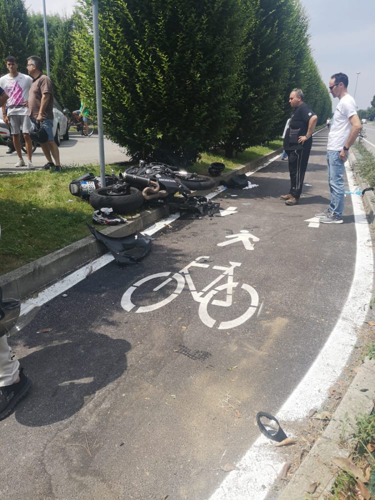 VINOVO – Grave incidente in via Stupinigi: ferito motociclista