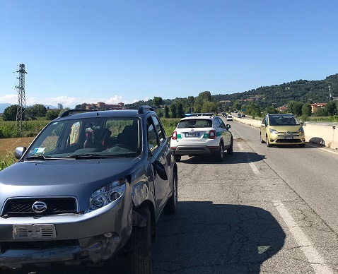 MONCALIERI – Esce di strada con la Jeep: paura in corso Savona