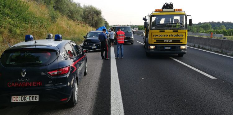 CRONACA – Falciati a bordo strada mentre erano in Veneto: morti due ragazzi del torinese