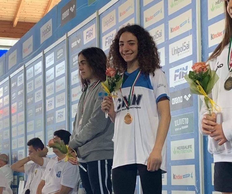 NICHELINO – Giulia Vetrano protagonista assoluta ai campionati nazionali giovanili di nuoto