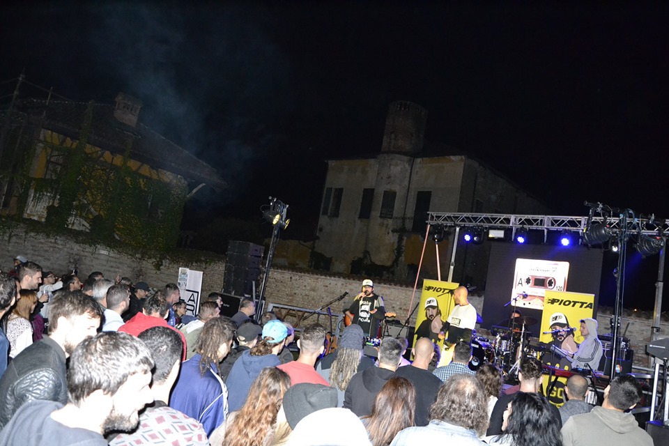 NICHELINO – Successo alla serata del Factory con il Piotta