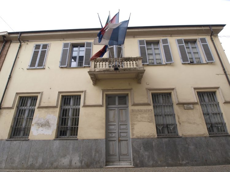 SANTENA – Da domani riapre la biblioteca