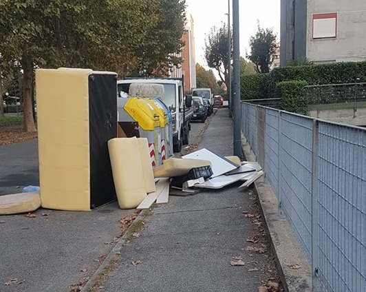 NICHELINO – Nuovo sversamento di rifiuti sulle strade