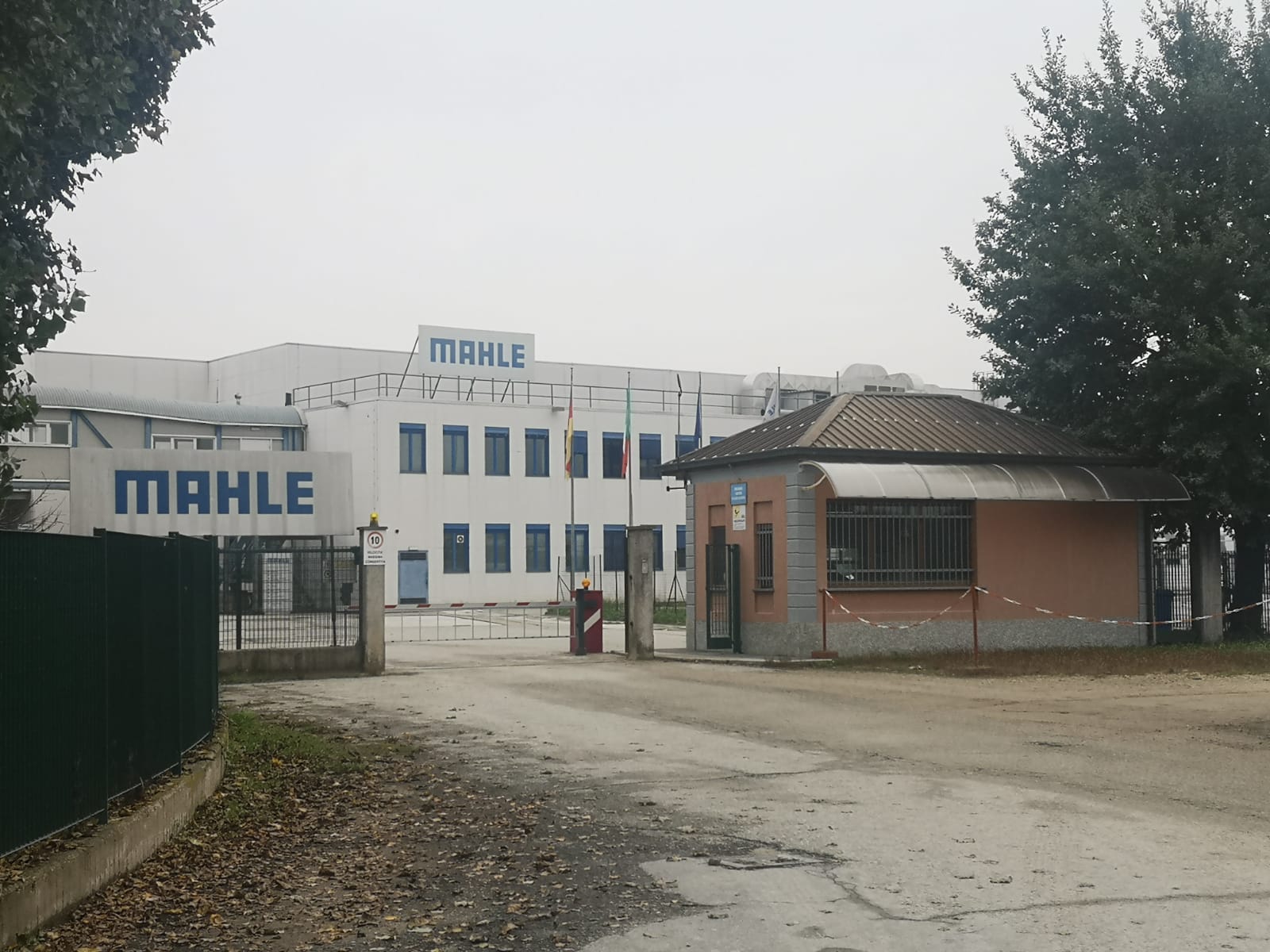 LA LOGGIA – Chiusura Mahle, l’azienda: “Sito anti economico”