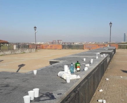 MONCALIERI – Circa 200 firme raccolte per i vandali alla terrazza