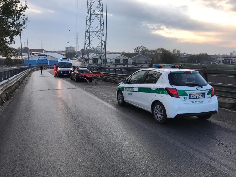 NICHELINO – Due feriti nell’incidente sul sovrappasso Scarrone