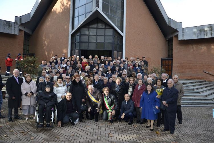 NICHELINO – L’amministrazione festeggia le nozze d’oro e di diamante dei “nonni” della città