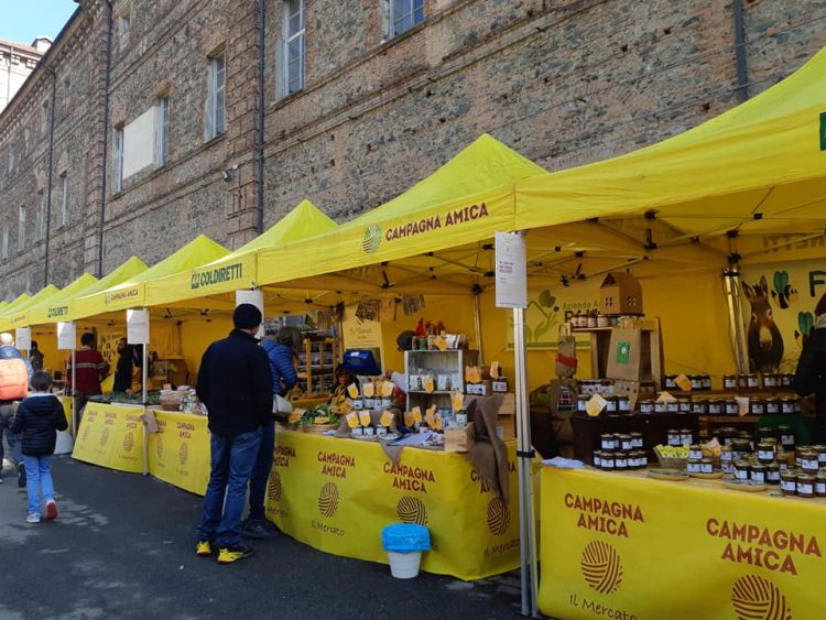 MONCALIERI – Un mercato “sociale” in piazza Vittorio Emanuele