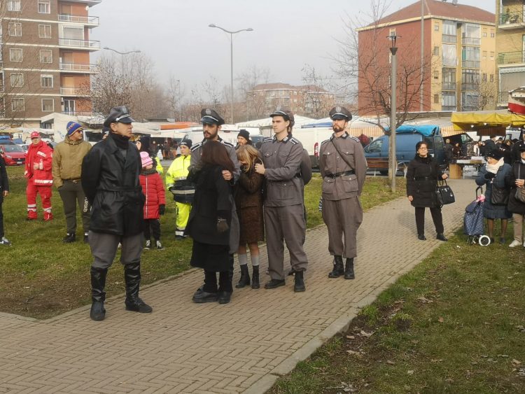 NICHELINO – La ricostruzione storica di un rastrellamento nazista al mercato per non dimenticare l’Olocausto