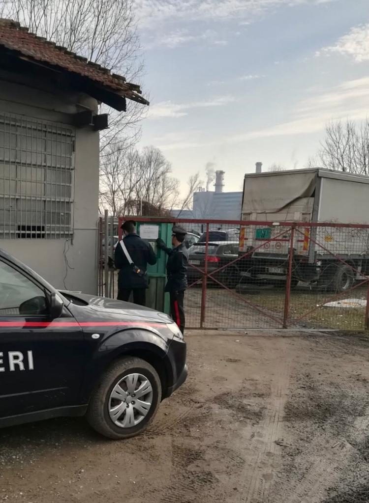 MONCALIERI – Blitz di carabinieri e polizia locale in piazza del Fieno