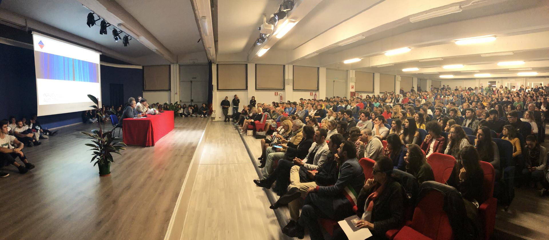 MONCALIERI – Spettacolo teatrale all’auditorium del Majorana