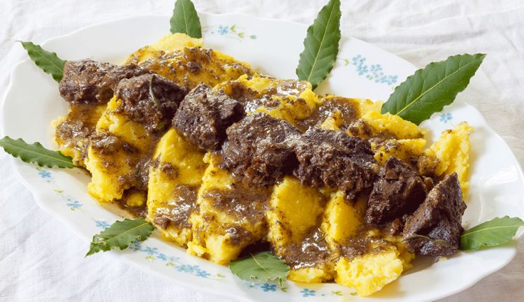 CAMBIANO – Polenta e cinghiale con la pro loco