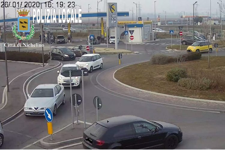 NICHELINO – Pirata della strada rintracciato dalla polizia locale