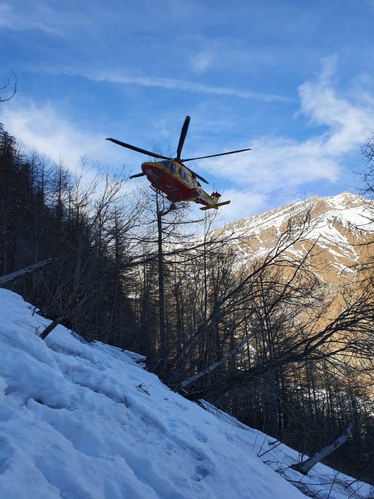 CARMAGNOLA – Alpinista 29 enne precipita da una cascata di ghiaccio: gravissimo
