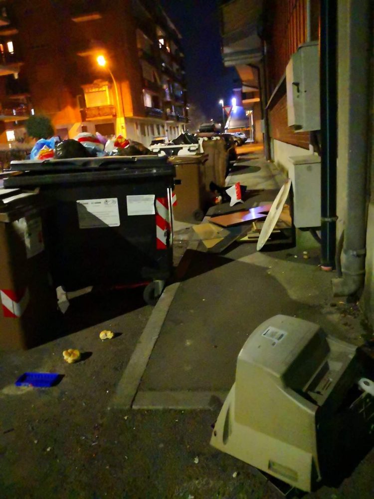 NICHELINO – Nuovo abbandono di rifiuti in città