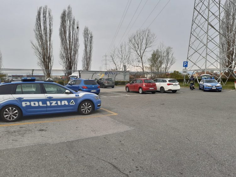 NICHELINO – Tangenziale chiusa per ore: maxi posto di controllo della polizia