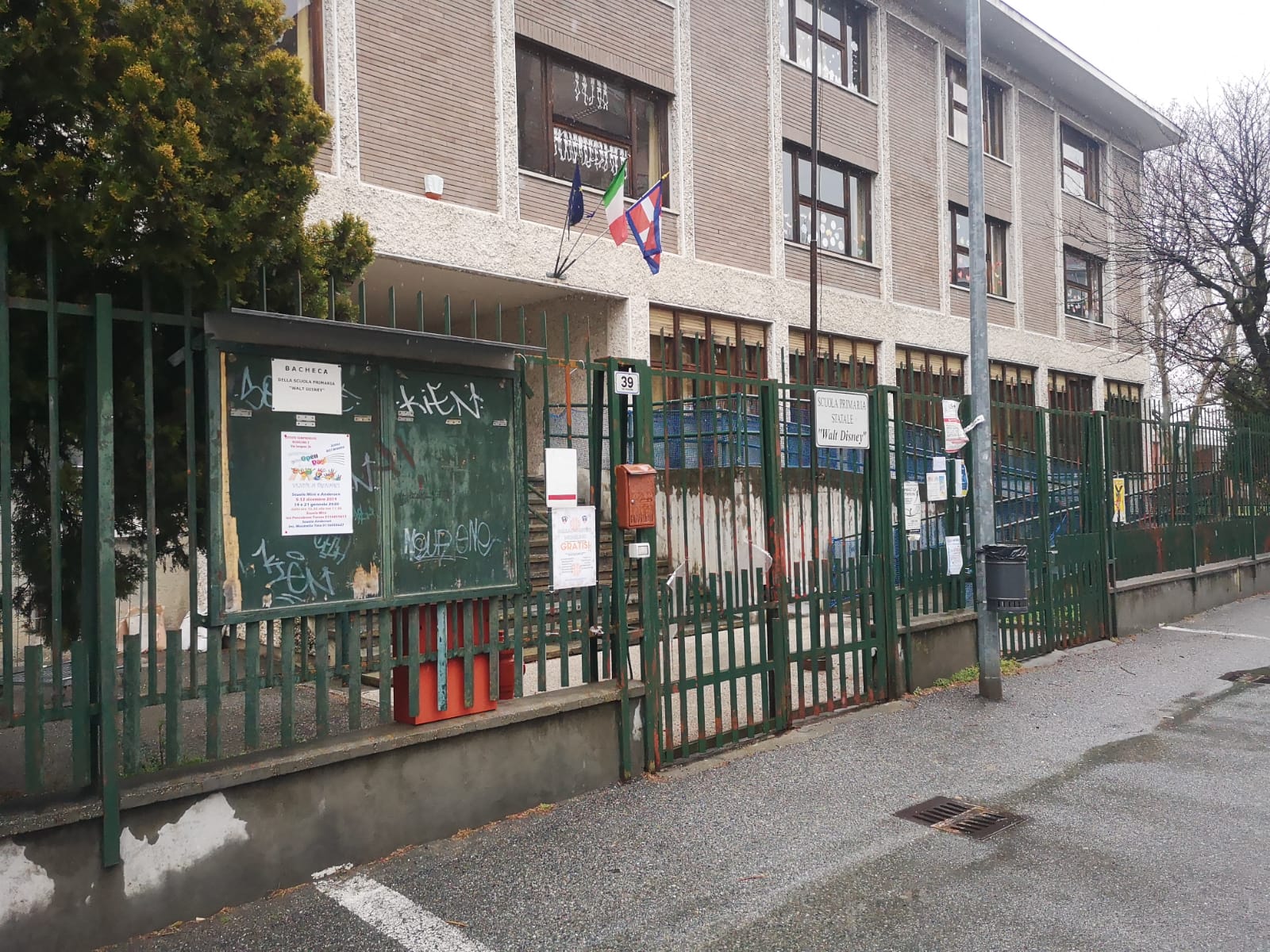 NICHELINO – Vandali alla scuola Walt Disney
