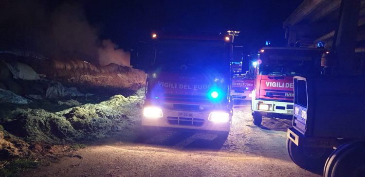 CARMAGNOLA – Incendio in un campo di canapa