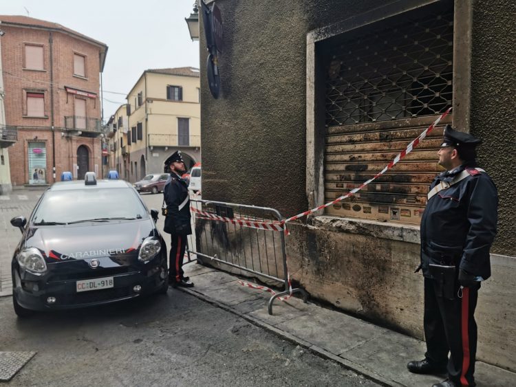 CARMAGNOLA – Denunciato il piromane dei cassonetti dei rifiuti