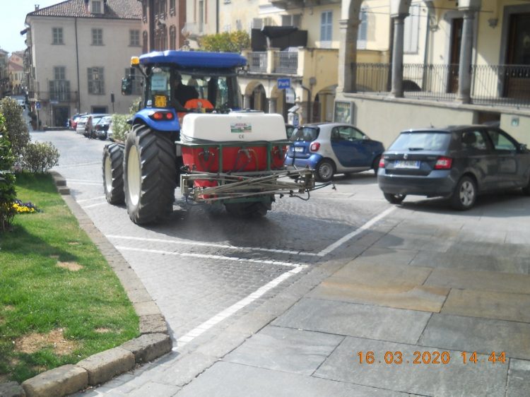 MONCALIERI – Partito in città il servizio di sanificazione delle strade