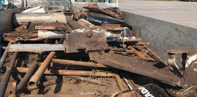 MONCALIERI – Rom cercavano ferro sul camioncino: denunciati