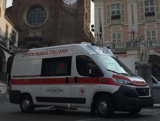 MONCALIERI – Donata alla croce rossa una vettura da un concessionario