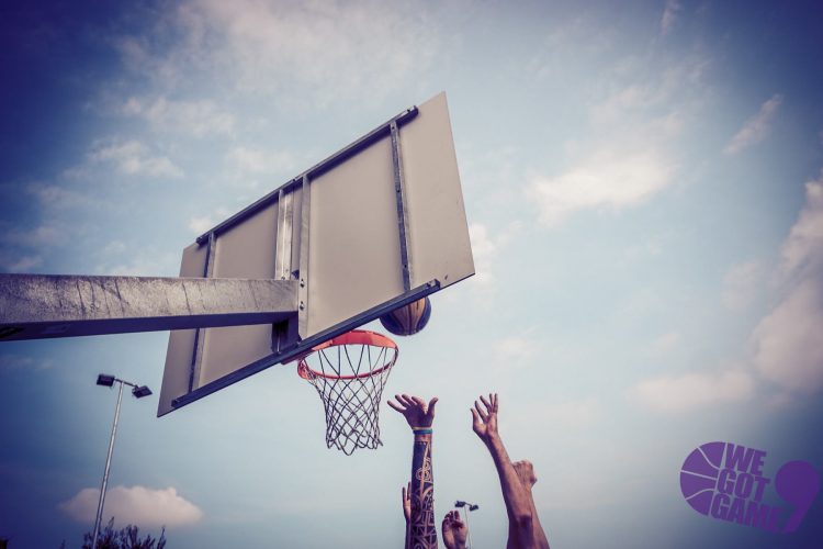 NICHELINO – Usano il playground di basket per giocarci: multati