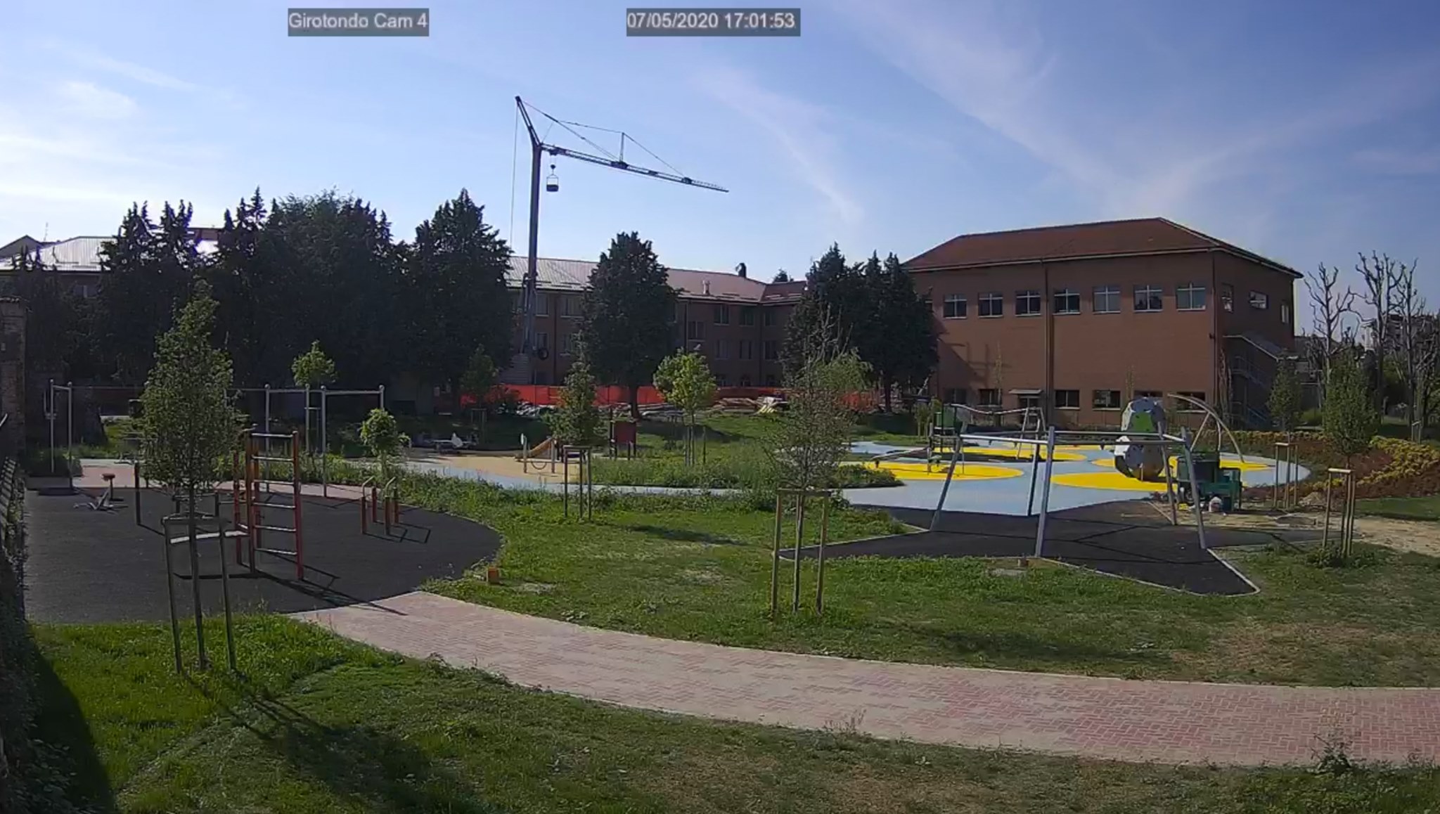 MONCALIERI – Baby vandali in azione al giardino in costruzione