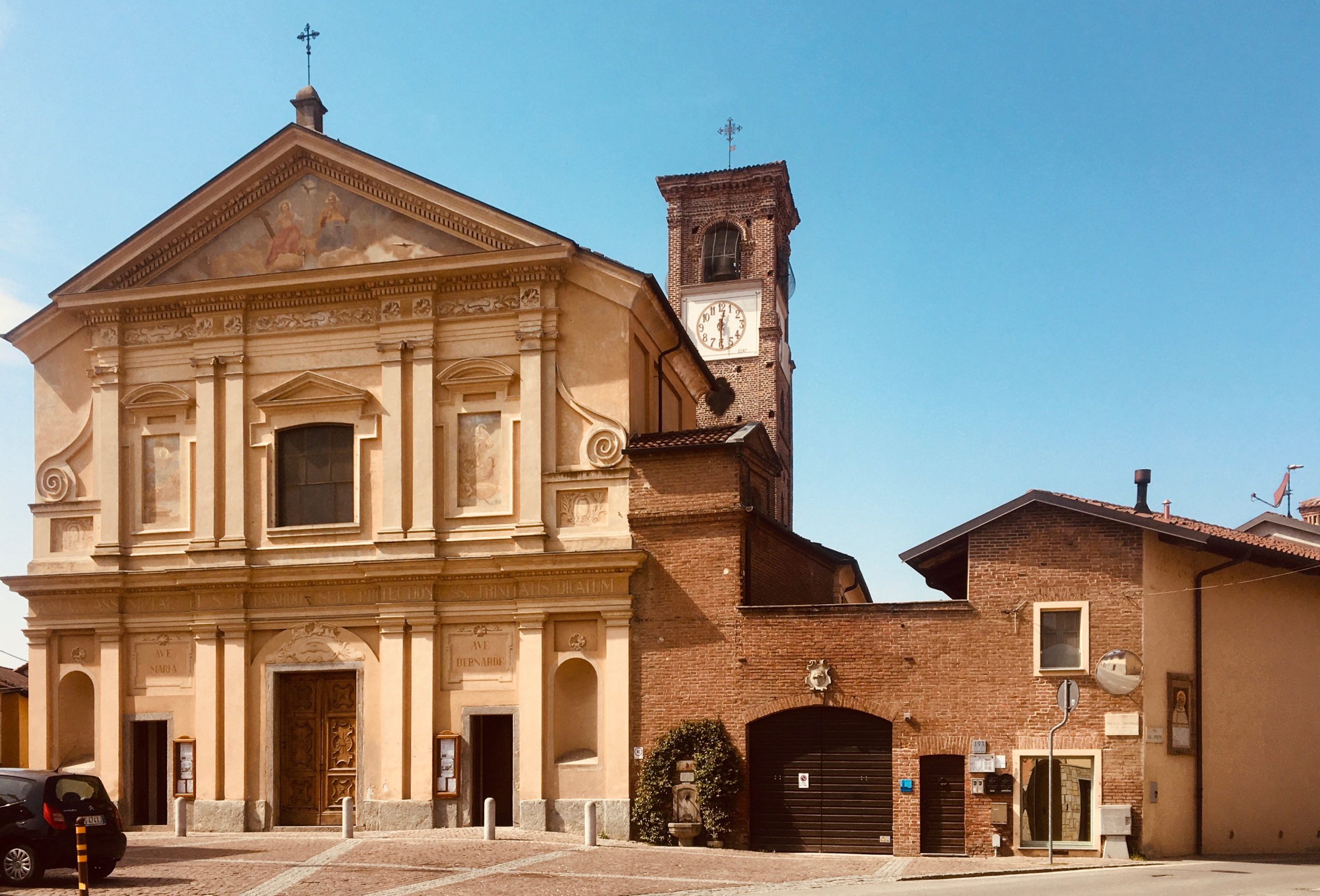 CARMAGNOLA – Un nuovo sagrato davanti la chiesa di San Bernardo