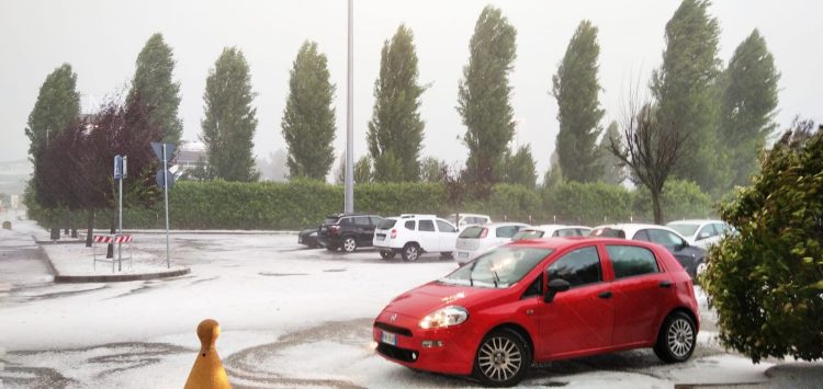 Incredibile nubifragio (l’ennesimo) con grandine a Moncalieri