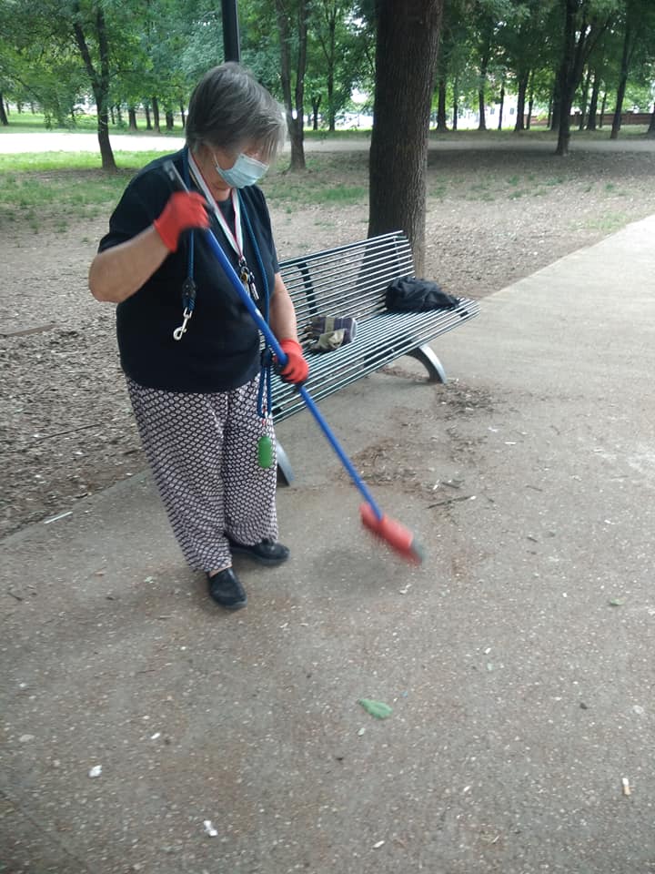 MONCALIERI – I cittadini ripuliscono il parco Lancia
