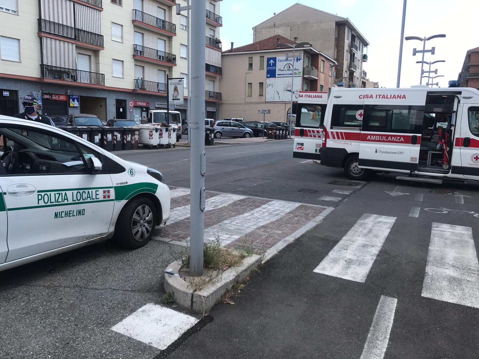 NICHELINO – Giovane ciclista travolta da un’auto sulla pista ciclabile