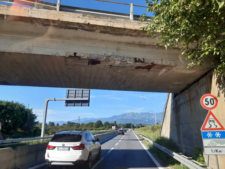 Cavalcavia della Provinciale 23 di Pinerolo: danneggiato, ma sicuro