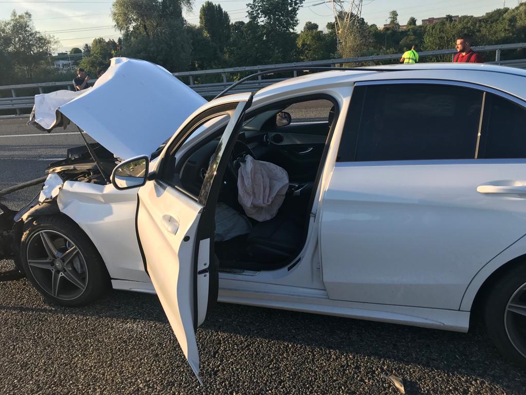 NICHELINO – Grave incidente in tangenziale: quattro feriti e code chilometriche