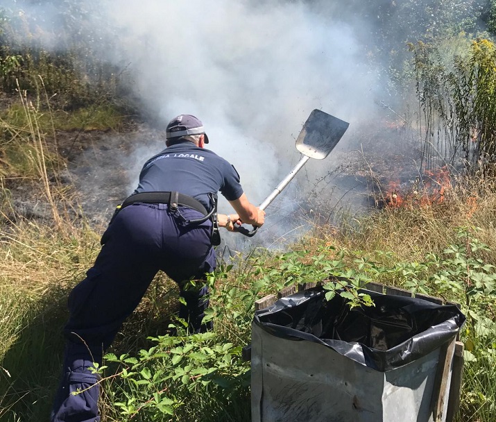 NICHELINO – Principio di incendio al parco Boschetto