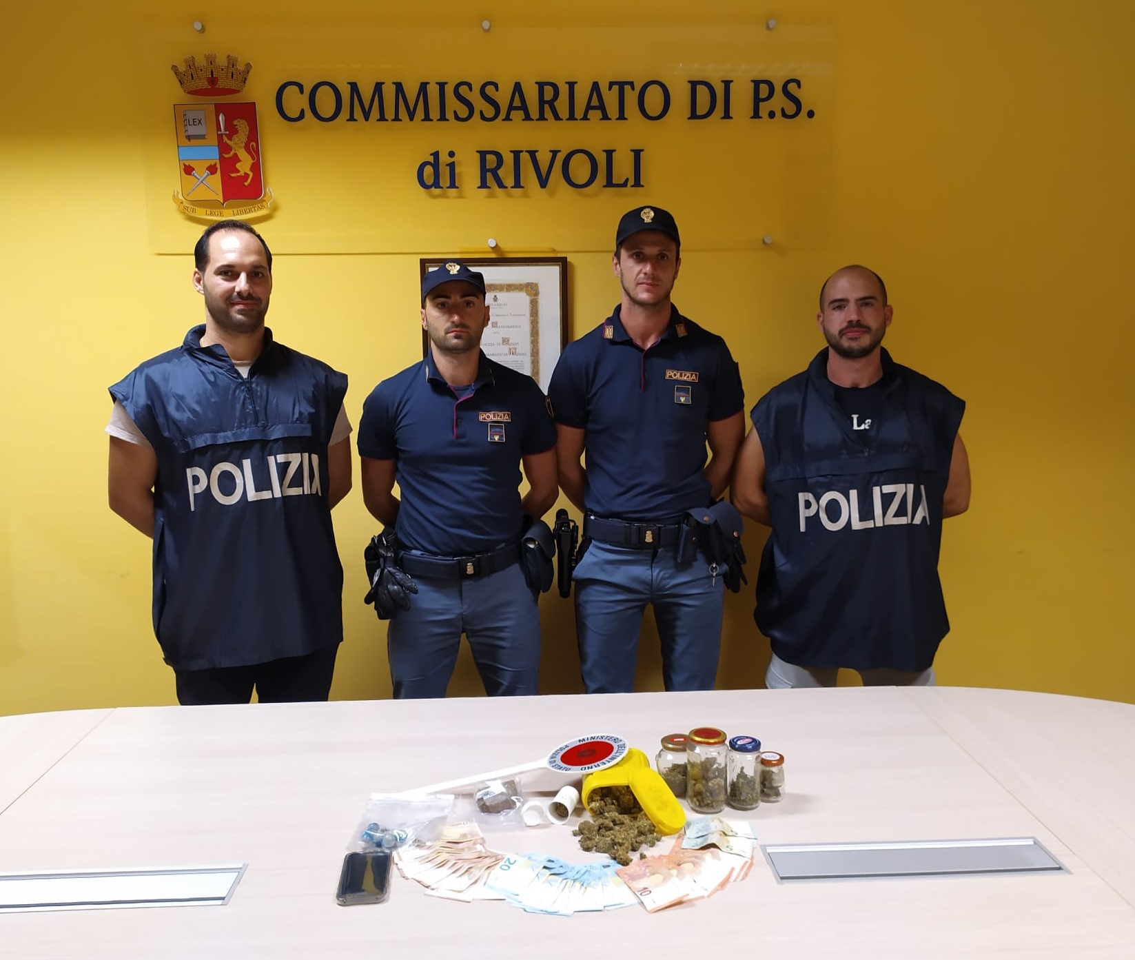 Arrestato per spaccio dagli agenti del Commissariato di Rivoli