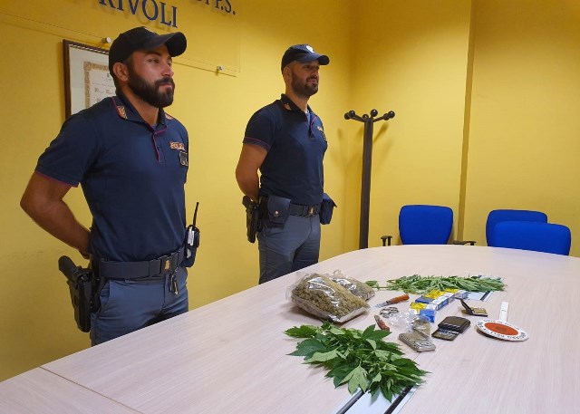 Gli sequestrano un chilo di droga